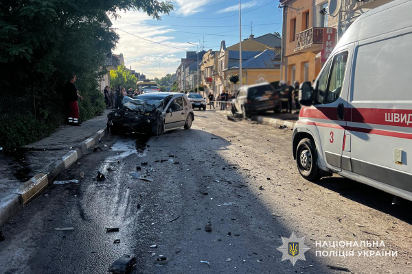 Водій "Мерседесу" був напідпитку та виїхав на зустрічну: у поліції розповіли деталі аварії у Бучачі (фото)