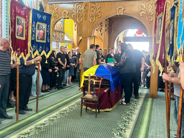Козівська громада попрощалася із 36-річним захисником Богданом Бакулінським (фото)