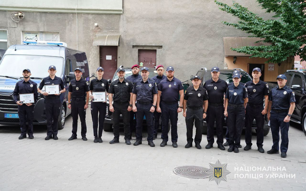 Поліції Тернопільщини передали нові службові авто та мобільні криміналістичні лабораторії (фото)