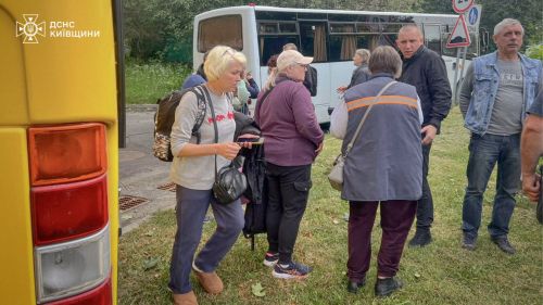 Після російської атаки із Вишневого евакуювали понад 600 людей (фото, відео)