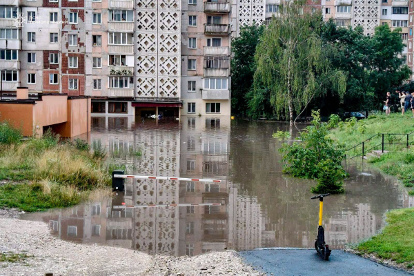 На Тернопільщині затопило Кременець, Вишнівець та Тернопіль (фото)