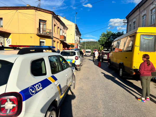 2,29 проміле алкоголю у крові: у Бучачі сталася ДТП з двома потерпілими (фото, відео)