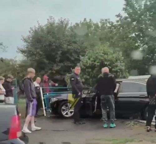 Водій BMW зніс паркан: ДТП у Великих Гаях (ВІДЕО)