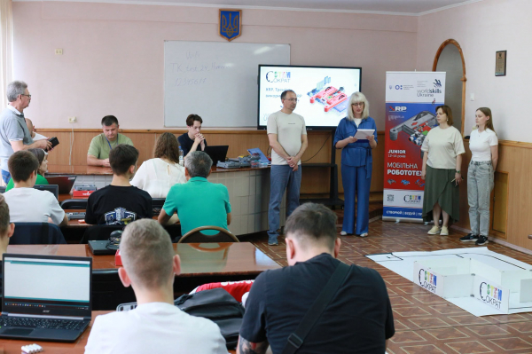 Школярі з Тернополя перемогли у всеукраїнських змаганнях із робототехніки (фото)