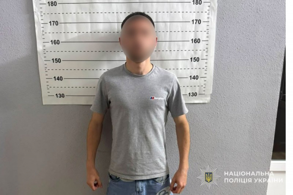 Побилися через дівчину: на Тернопільщині 20-річного чоловіка затримала поліція (фото)