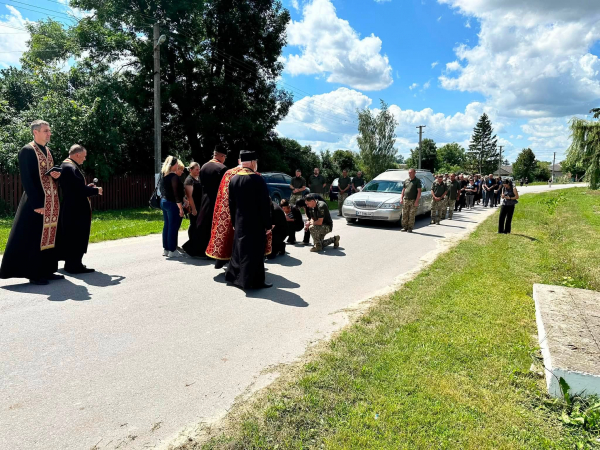 Козівська громада попрощалася із 36-річним захисником Богданом Бакулінським (фото)