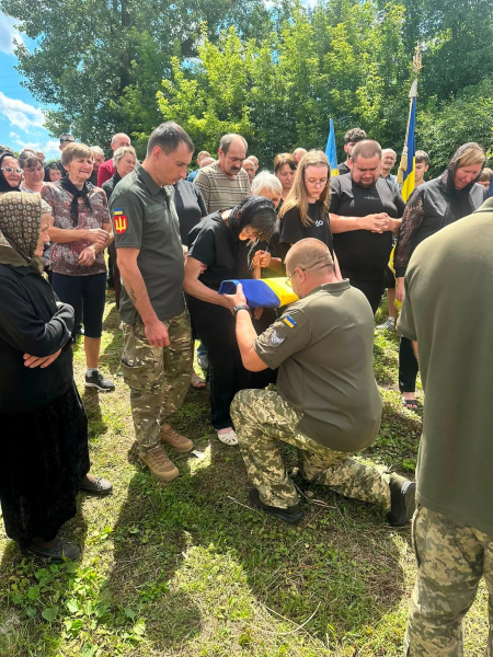 Козівська громада попрощалася із 36-річним захисником Богданом Бакулінським (фото)