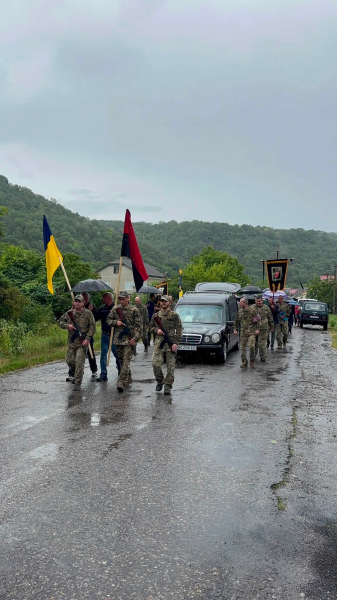 На Тернопільщині в останню путь провели захисника Володимира Сторожука (фото)