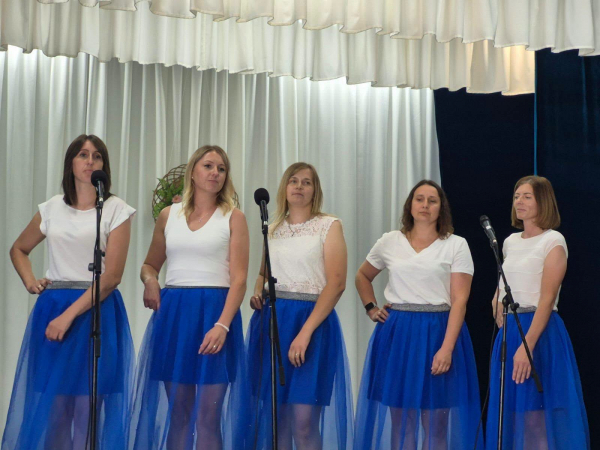 35 років береже лемківську пісню: на Чортківщині відзначили ювілей народного ансамблю (фото)