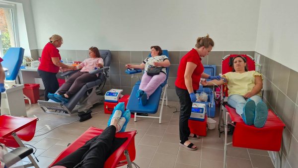 Бережани знову серед лідерів: до виїзної донації долучилися 92 донори (фото)