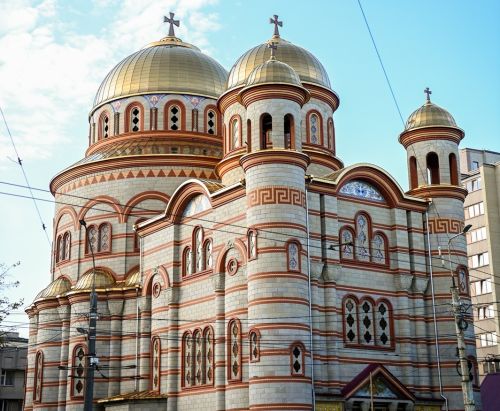 На висоті 38 метрів: у Тернополі розписують головний купол Кафедрального собору (відео)