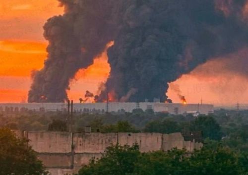 Україна вперше атакувала російський Ozon: у Чапаєвську палає величезний склад (відео)