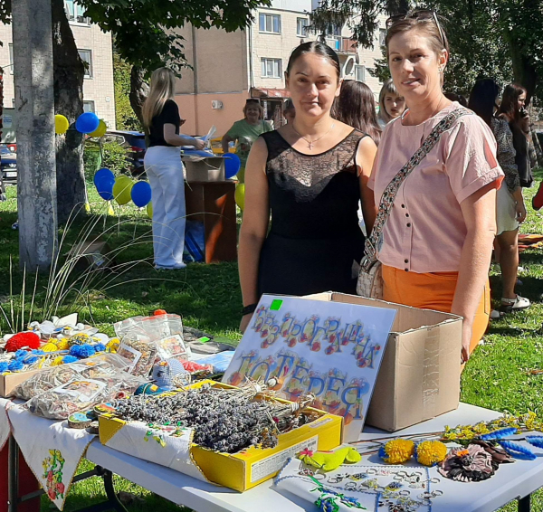 Батути, майстер-класи та донати для ЗСУ: як у Збаражі відзначили День молоді (фото)