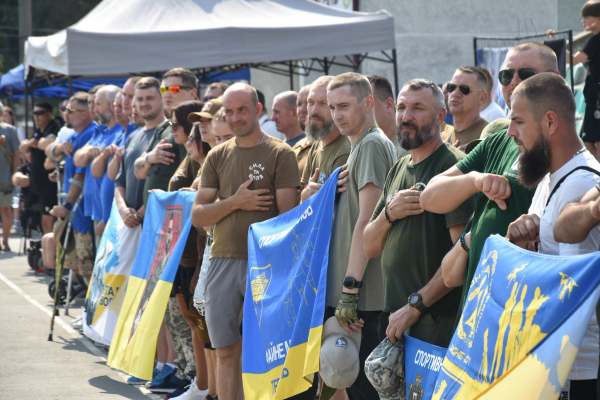 Стрільба з лука, армрестлінг і мініфутбол: у Теребовлі змагалися ветерани з усієї області (фото)