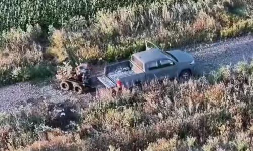 Сів в пікап і поїхав рятувати: командир роти забрав своїх поранених бійців з підбитого НРК (відео)