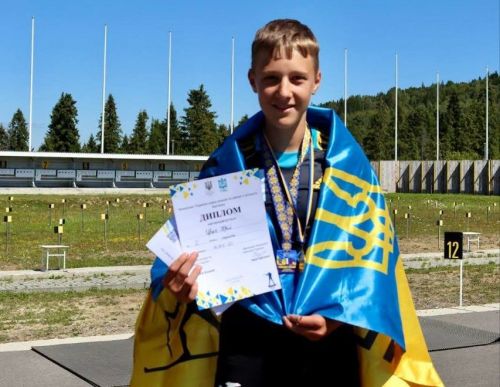 Золото Чемпіонату України: юний біатлоніст зі Збаража Юрій Цвях переміг у спринті (фото)