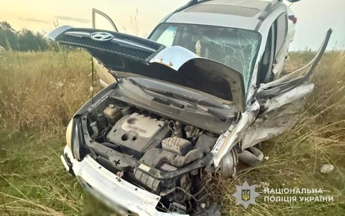 Водій Hyundai врізався у вантажівку: ДТП на Козівщині