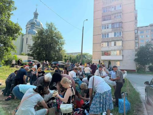 Одяг, взуття та речі для дому безкоштовно: у Тернополі проведуть благодійну акцію