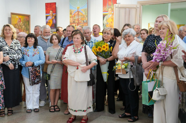 Понад 140 картин в одному місці: у Тернополі відкрили виставку до 75-річчя художника Богдана Ткачика (фото)