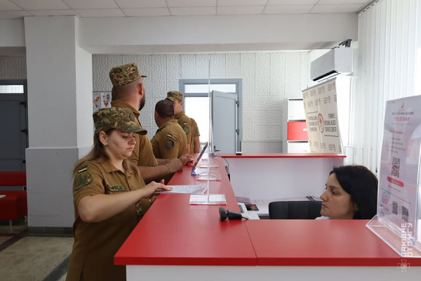 «Моя кров може врятувати життя»: тернопільські гвардійці стали донорами (фото)