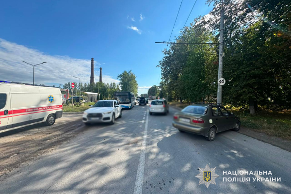 У поліції розповіли причину аварії на Текстильній у Тернополі (фото)
