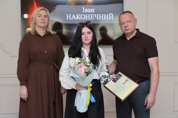 Державні та військові нагороди вручили родинам 40 полеглих воїнів на Тернопільщині (фото)