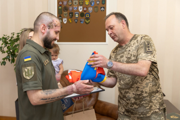 Понад 200 бойових вильотів: воїна 105-ї бригади з Тернопільщини нагородили орденом «За мужність» ІІІ ступеня (фото)