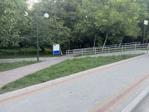 У парку в Тернополі облаштували безбар’єрну доріжку (ФОТО)