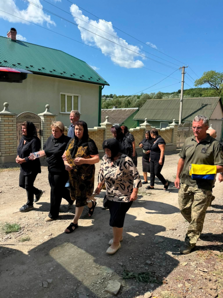 У Заліщицькій громаді попрощалися із захисником Миколою Василиком (фото)