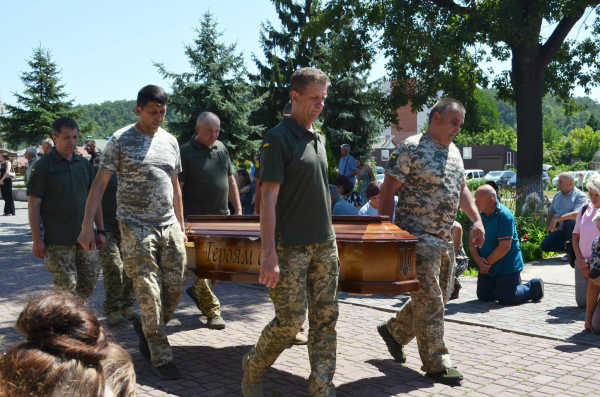 На Чортківщині зустріли полеглого воїна Володимира Скоромного (фото)