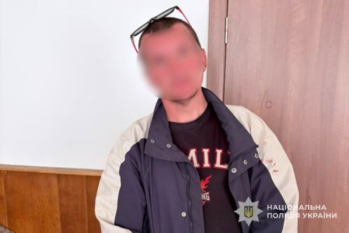 Задрімав на вокзалі й залишився без рюкзака: у Тернополі поліція розшукала підозрюваного у крадіжці