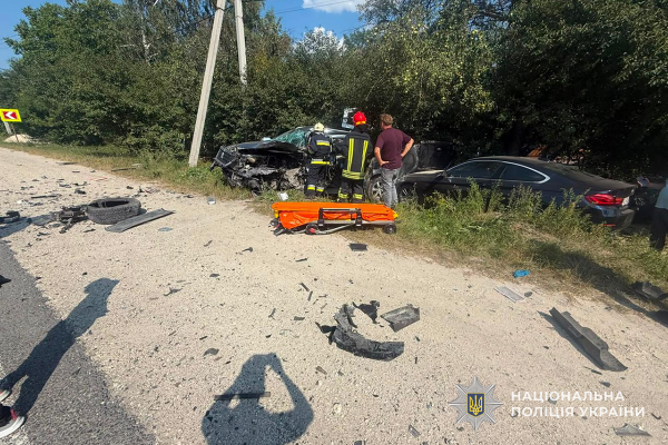 На Тернопільщині зіткнулися три автомобілі: серед постраждалих – дитина (фото)