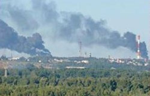 Українські сили уразили великий НПЗ у Ярославлі: на заводі виникла пожежа