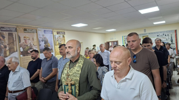 Від Бандери до російсько-української війни: у музеї Тернополя презентували новий фотоальбом (фото)