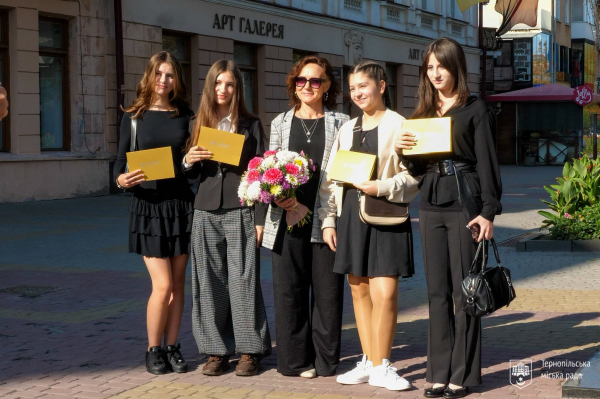 У Тернополі 84 юних таланти отримали сертифікати на щомісячні стипендії (фото)