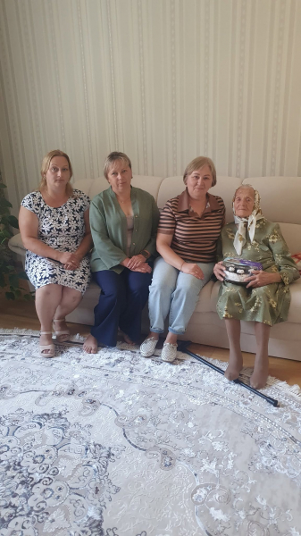 Жителька Пробіжної Ольга Процків відзначила 90-річний ювілей: виховала чотирьох дітей, має 9 онуків та 12 правнуків (фото)