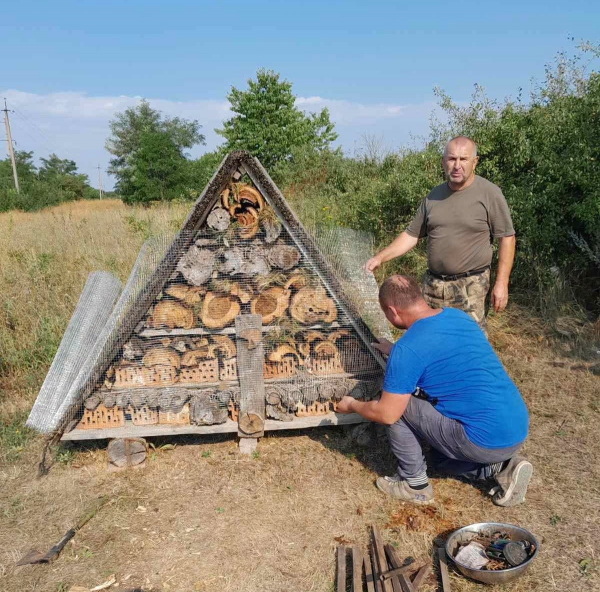 Хатинки для комах відремонтували у природному парку на Тернопільщині