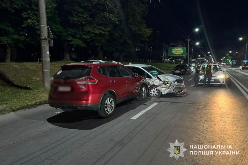 Не розминулися Nissan та Ford у Тернополі