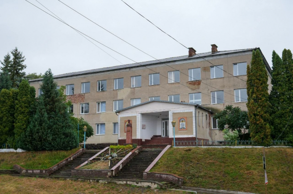 Козівський ліцей імені Володимира Герети отримав новий шкільний автобус (фото)