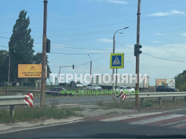 На перехресті біля М’ясокомбінату в Острові сталася ДТП: один з автомобілів серйозно пошкоджений (фото, відео)