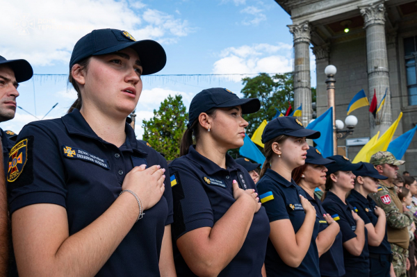 З нагоди Дня Незалежності у Тернополі відзначили рятувальників (фото)