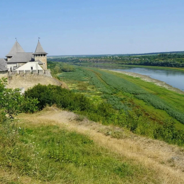 Рівень води в Дністрі впав до найнижчої позначки за всю історію спостережень (фото)