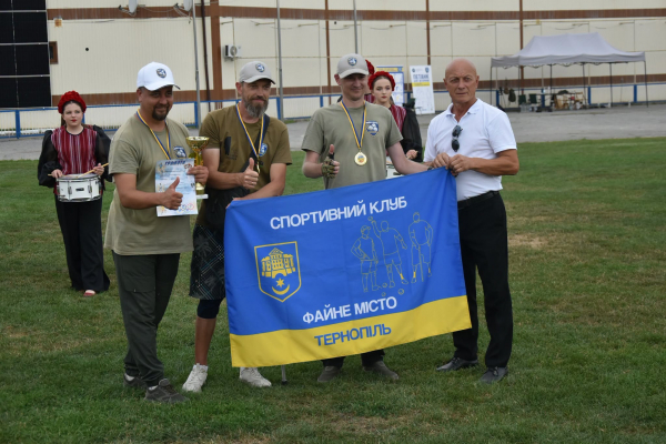 Стрільба з лука, армрестлінг і мініфутбол: у Теребовлі змагалися ветерани з усієї області (фото)
