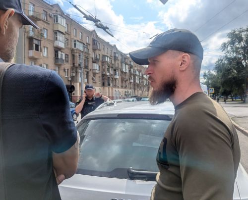 Екскомбат "Магури" і "травичка": у поліції розповіли свою версію подій з обшуком авто бійця