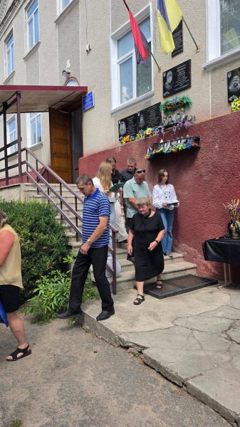 На Бережанщині освятили меморіальну дошку Герою України – п'ятому серед випускників школи (фото)