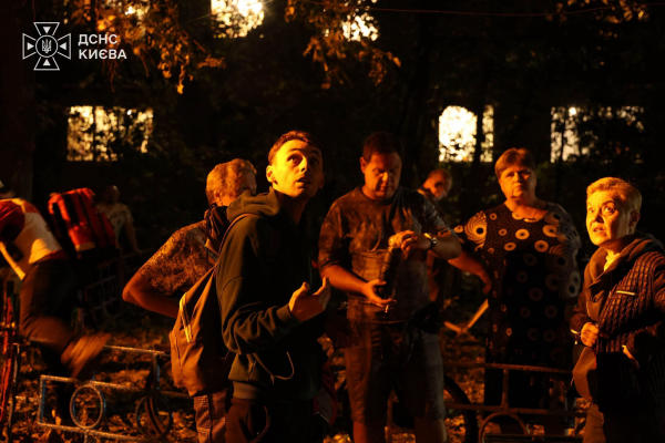 9 людей загинули, ще 28 – постраждали внаслідок російської балістичної атаки на Київ (фото)