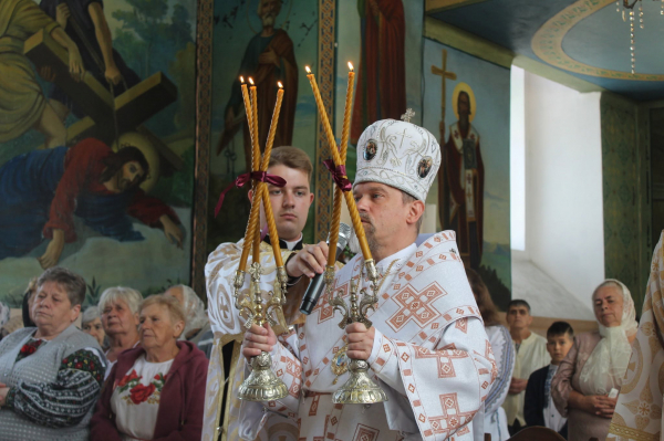 У Товстолузі освятили відреставрований парафіяльний будинок (фото)
