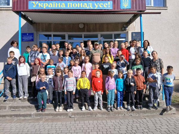 Учні Горожанської школи зібрали 10 тис грн на авто воїну, який прийшов у відпустку (фото)