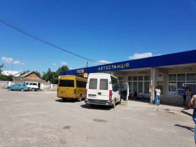 Пасажири залишаться без каси: що відбувається з автостанцією у Підгайцях