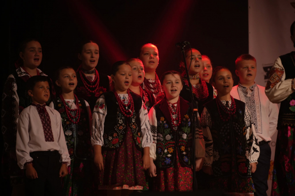 «Діамантовий» успіх Бережанщини: хор Жуківської школи мистецтв здобув першу премію (фото)